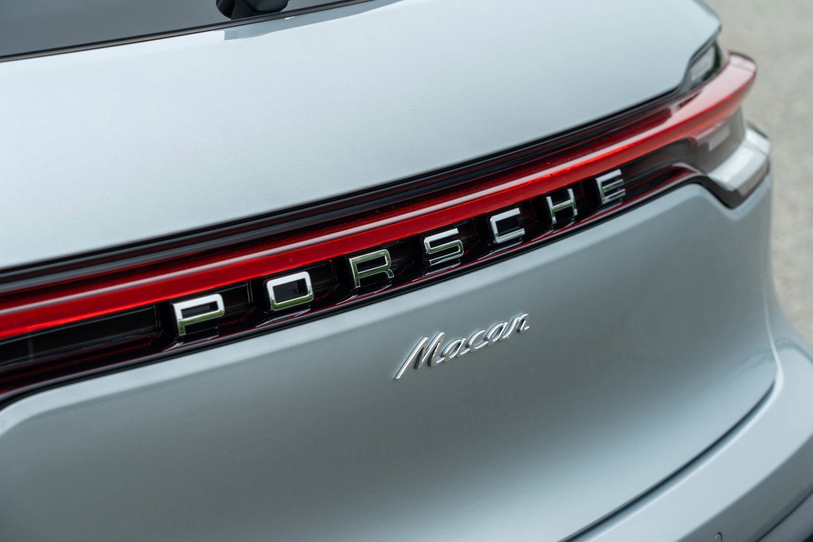 2024 Porsche Macan 4DR AWD